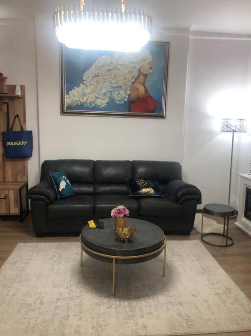 Dumbrava Rosie - Ultracentral Historical Residence บูคาเรสต์ ภายนอก รูปภาพ